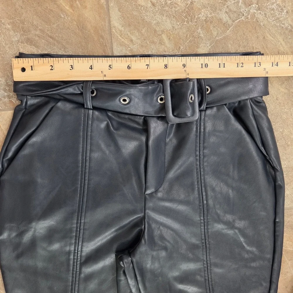 Fashion Nova‎ Women Black Faux Leather Belted Tapered Pants Size S High Rise